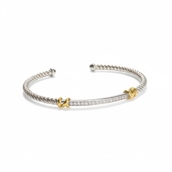 David Yurman Petite Helena Classic Cable Station Bracelet with Diamonds - Picture 3 of 4